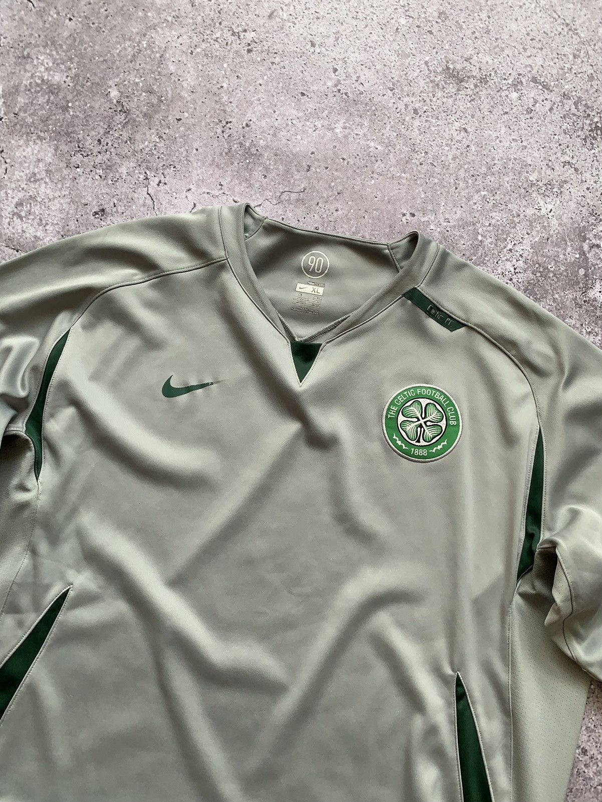 Nike × Vintage 🔥VINTAGE NIKE CELTIC 2000s TRAINING JERSEY Size US XL / EU 56 / 4 - 5 Thumbnail