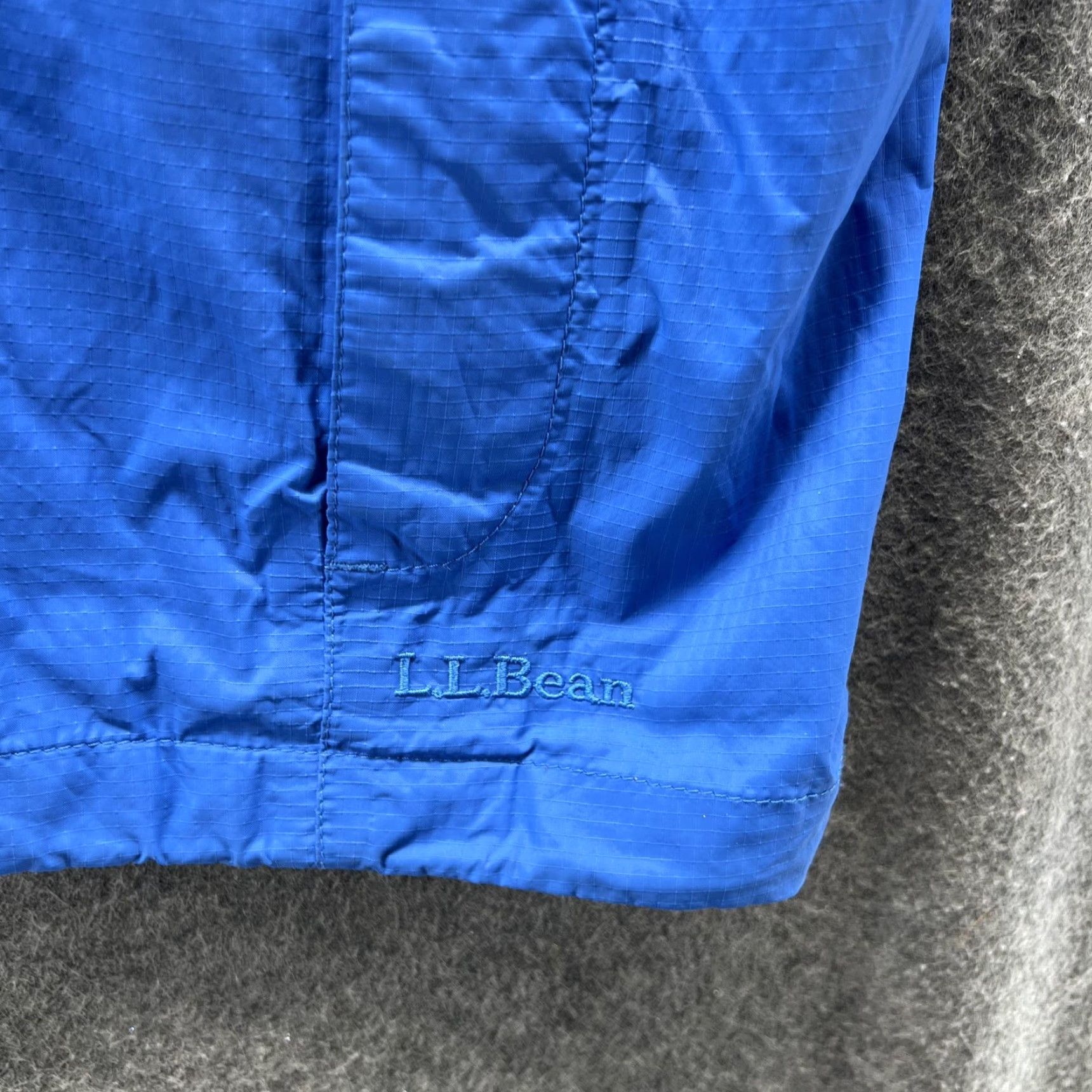 Vintage LL Bean Jacket Mens Large Blue Hooded Nylon Rain Windbreaker Packable Coat Size US L / EU 52-54 / 3 - 3 Thumbnail