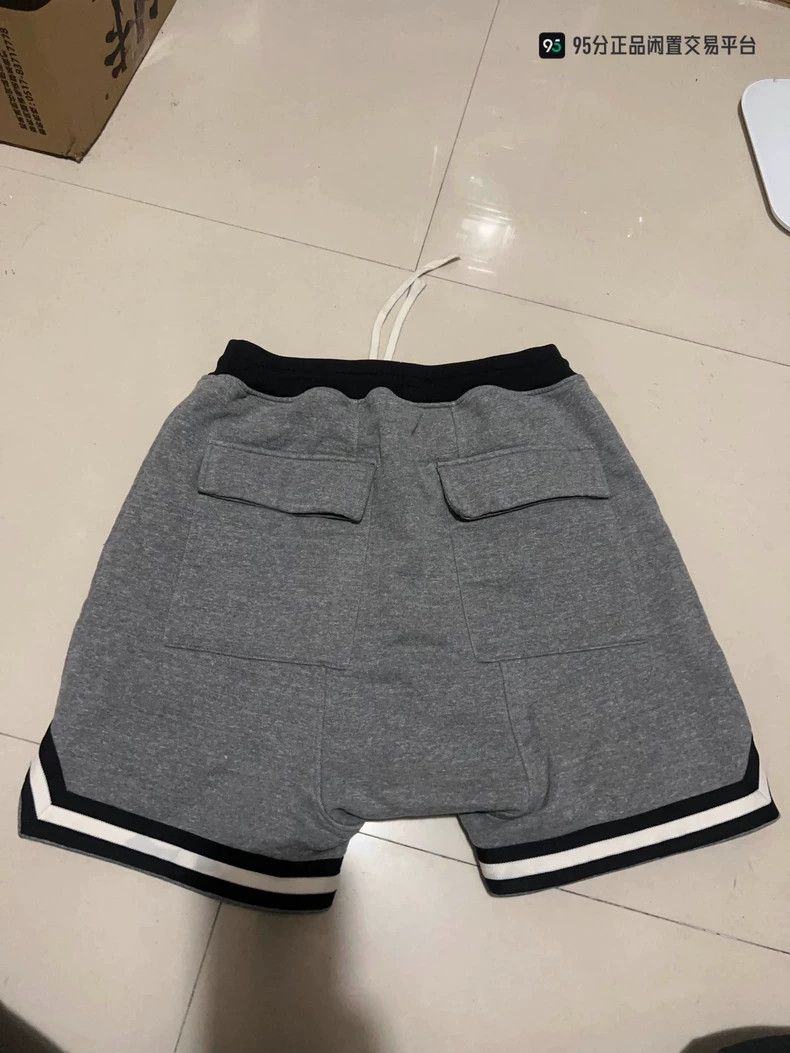 Fear of God Fear of God Grey shorts Size US 32 / EU 48 - 2 Thumbnail