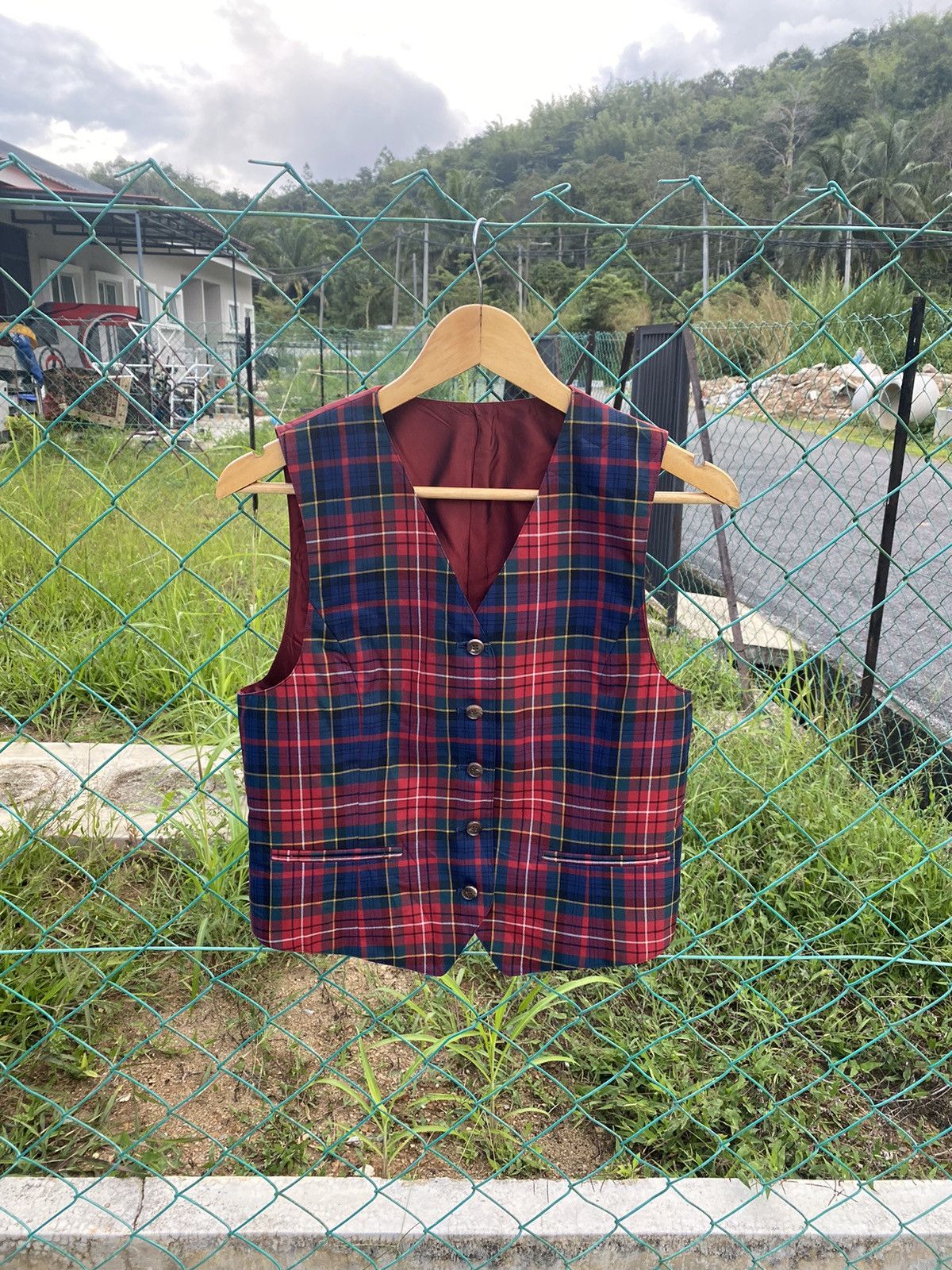 Burberry × Vintage Vintage Burberry Red Plaid Waistcoat Size 36S - 1 Thumbnail