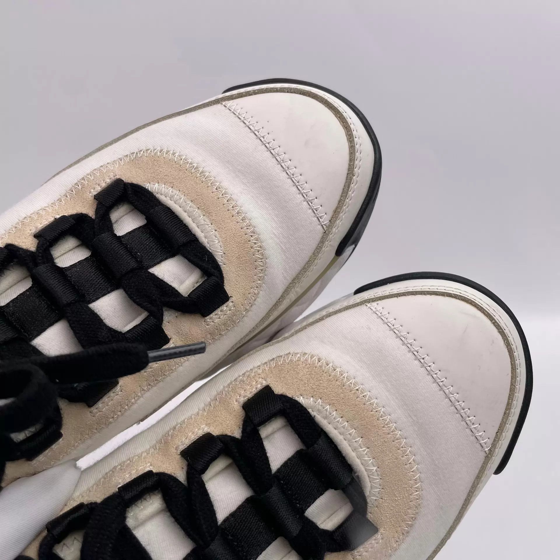 Chanel Chanel Platinum Velvet Air Cushion Sneaker Women's Size US 7.5 / IT 37.5 - 5 Thumbnail