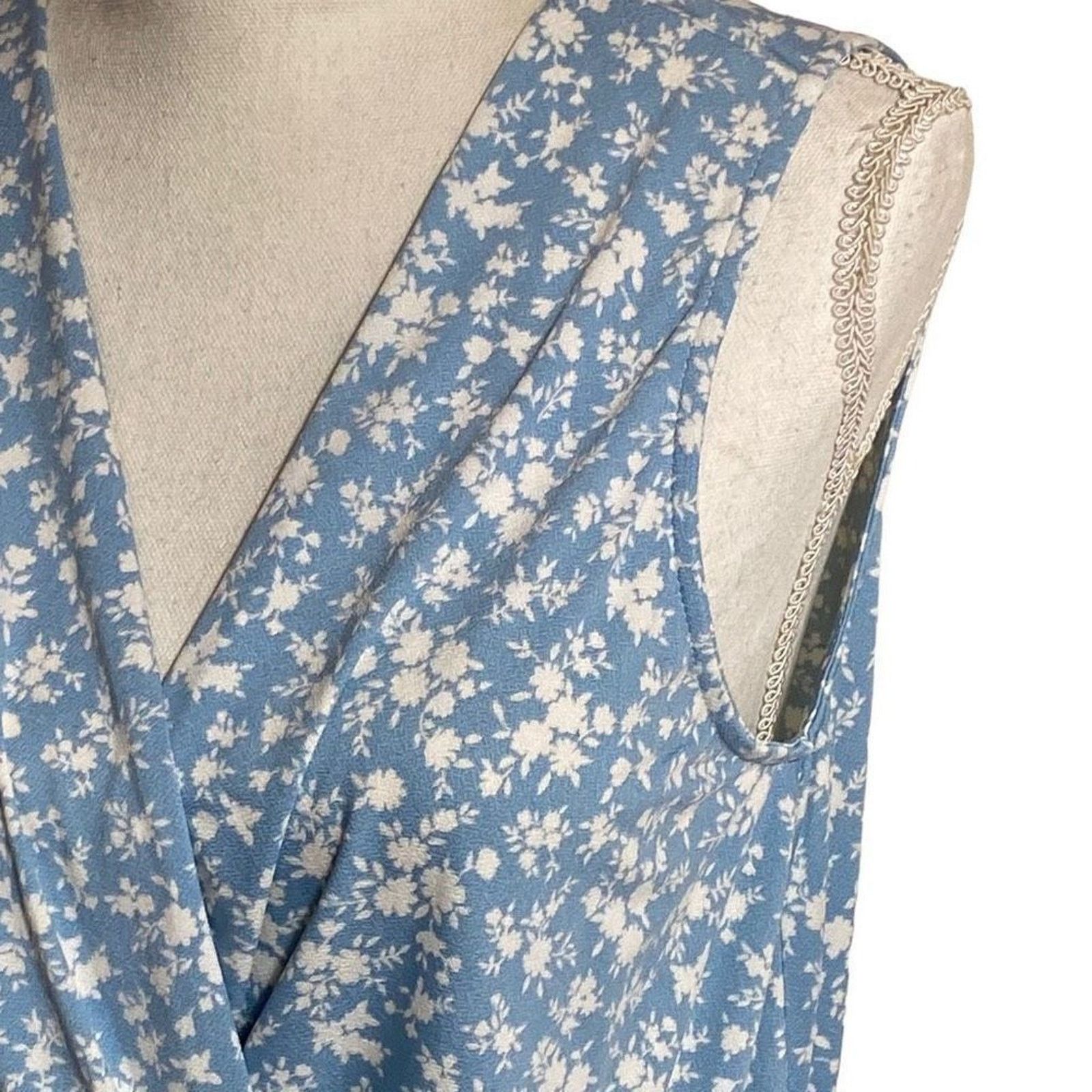 Other Gilli light Blue & White Floral Wrap Midi Dress Size Medium Size M / US 6-8 / IT 42-44 - 5 Thumbnail