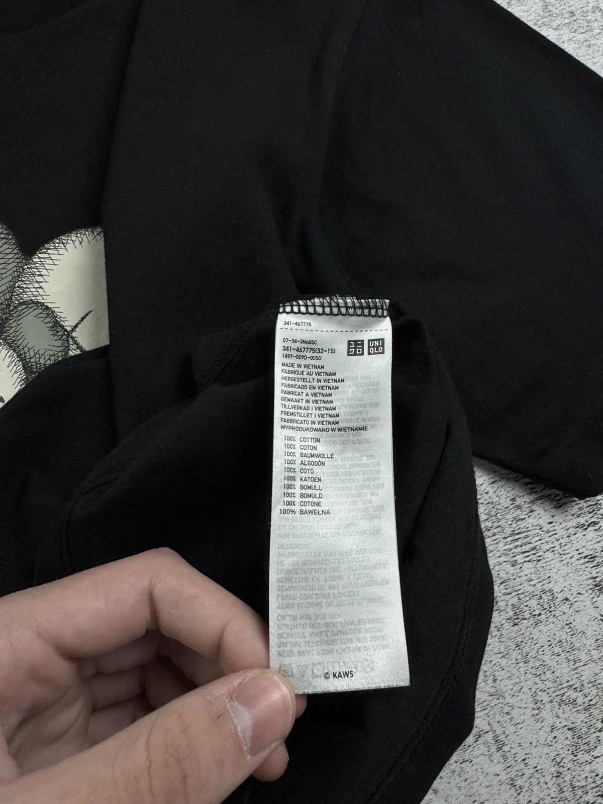 Kaws × Uniqlo KAWS X UNIQLO Graphic Tee Designer Medium Jersey T Shirt Size US M / EU 48-50 / 2 - 8 Thumbnail