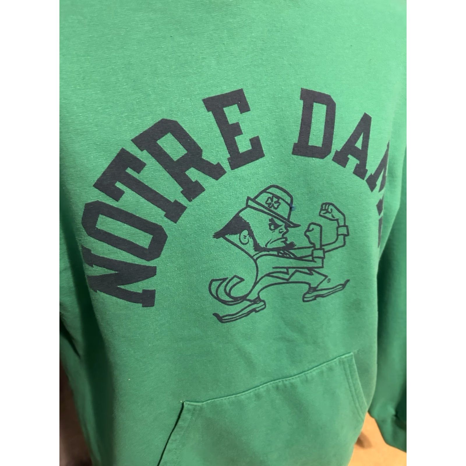 Champion VTG Notre Dame Fighting Irish Champion Hoodie Adult Medium Green Chest Graphic Pullover Hooded Pocket NCAAF Unisex Mens Womens Size US M / EU 48-50 / 2 - 2 Thumbnail