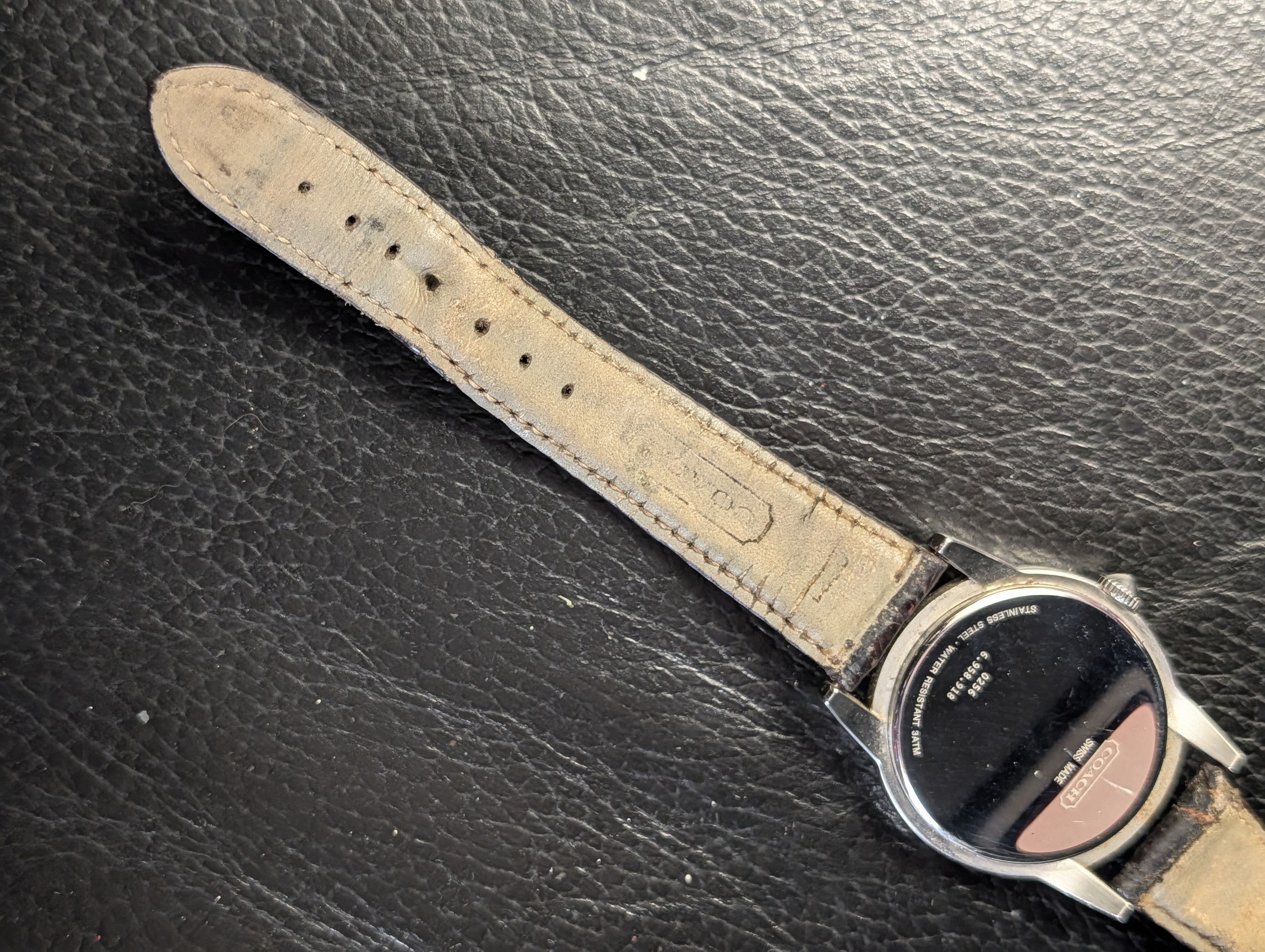 Coach VTG Swiss-Made Date Brown Alligator Quartz 3ATM Watch Size ONE SIZE - 10 Thumbnail