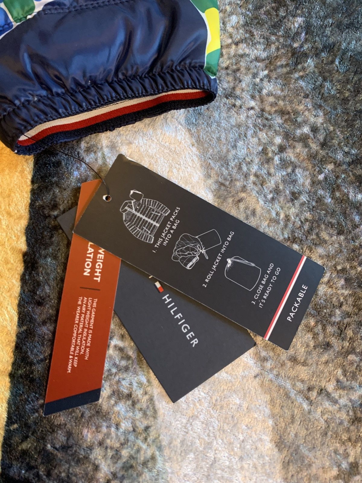 Tommy Hilfiger Tommy Hilfiger Puffer Jacket Flags Size ONE SIZE - 10 Thumbnail