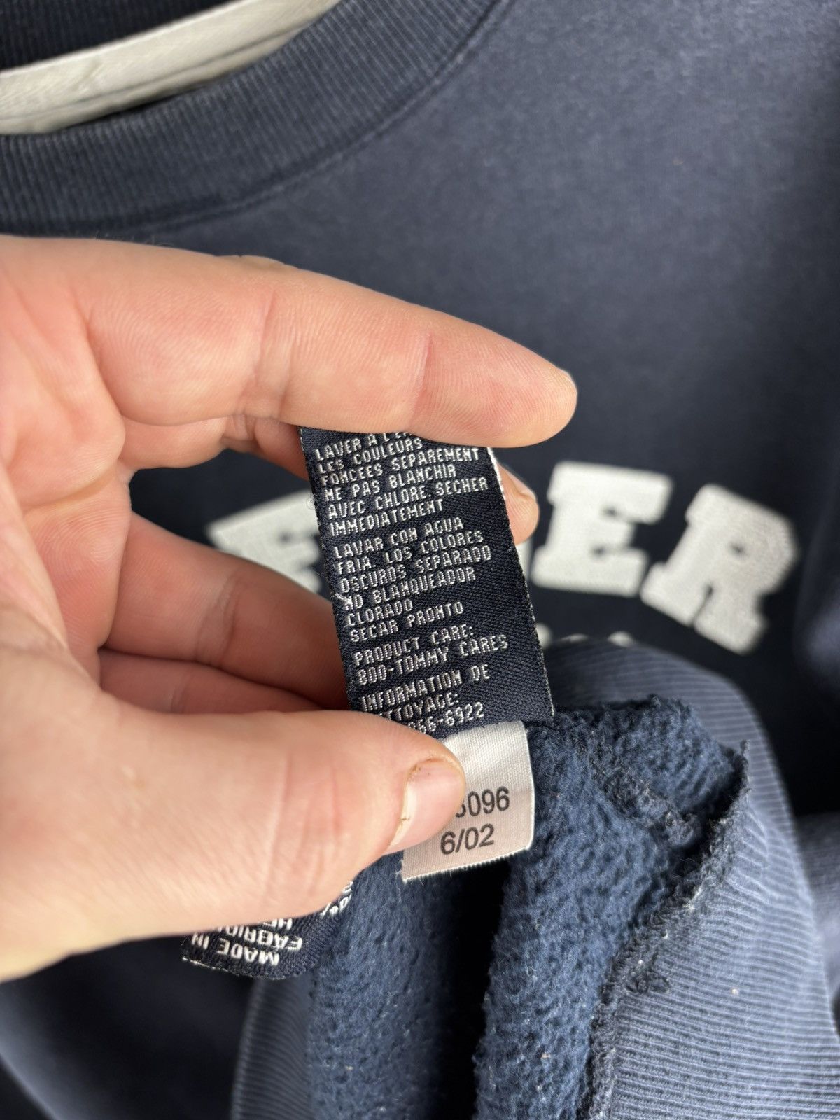 Tommy Hilfiger × Vintage Tommy Hilfiger 2002 Vintage Big Logo sweatshirt size M Size US M / EU 48-50 / 2 - 4 Thumbnail
