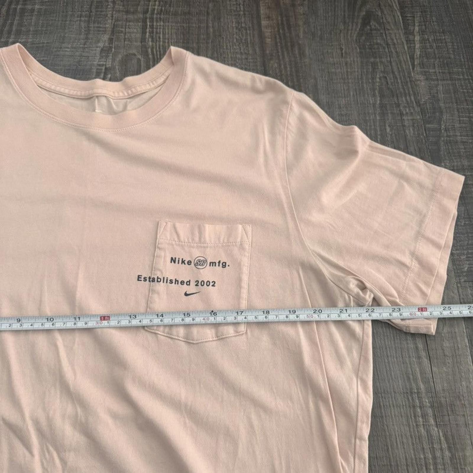 Nike SB NIKE • NIKE SB "Logo Skate" Tee (XL) Size US XL / EU 56 / 4 - 4 Thumbnail