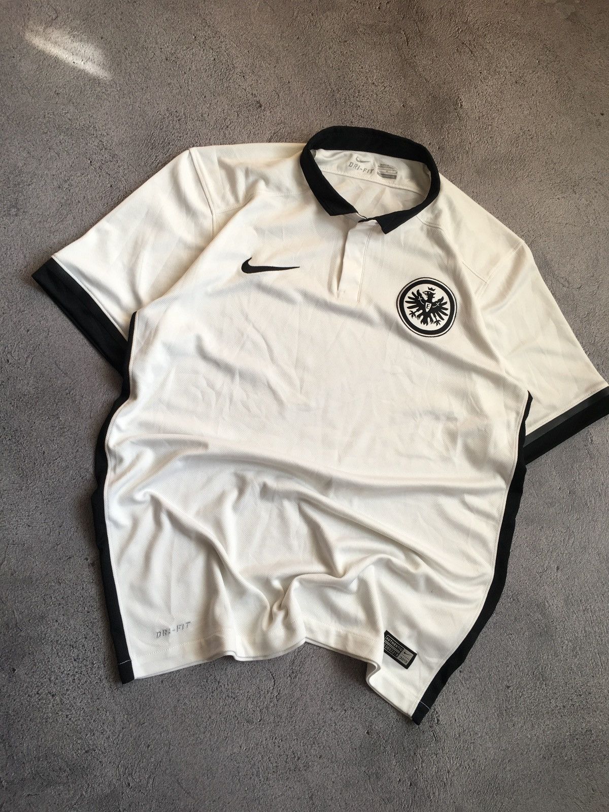 Nike 🐼 Nike Eintracht Frankfurt Away Football Jersey T-Shirt Size US M / EU 48-50 / 2 - 1 Thumbnail