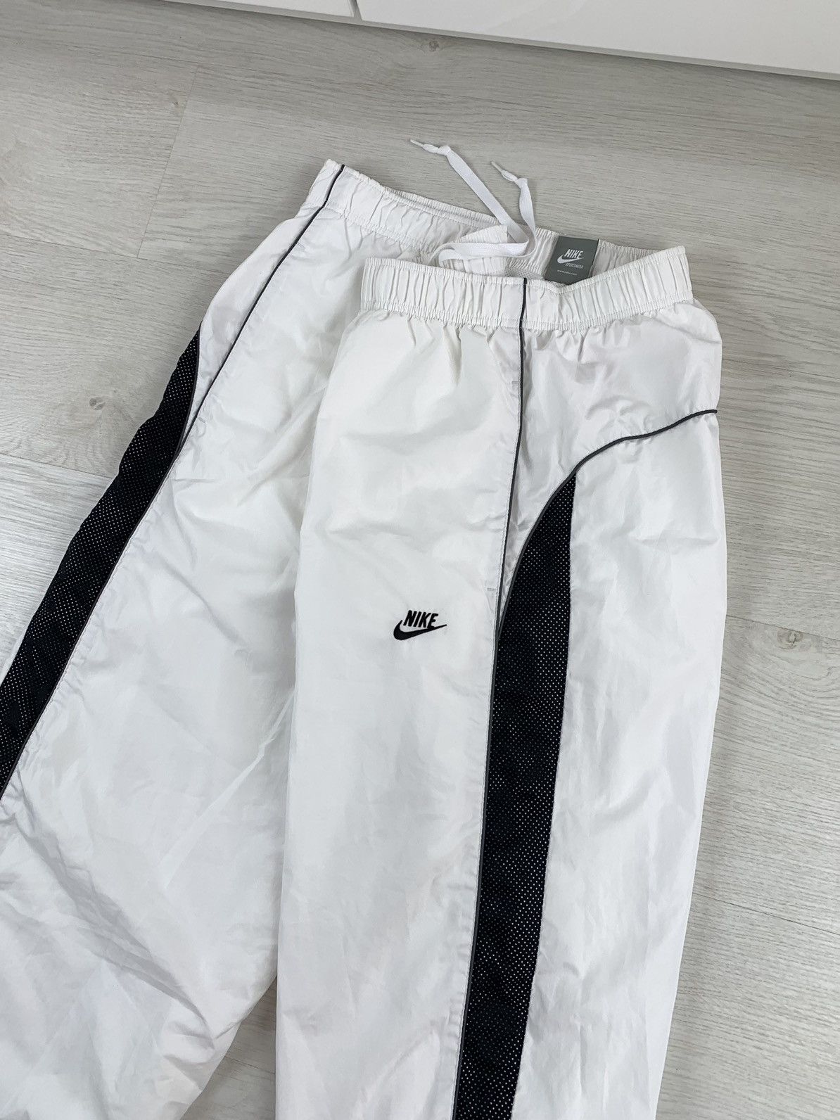 Vintage RARE Vintage y2k Nike Drill Nylon Track Pants White Size XXL Size US 38 / EU 54 - 5 Thumbnail