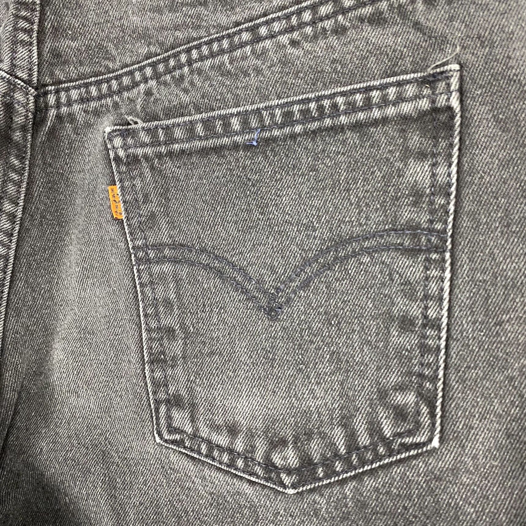 Levi's VINTAGE Levi's 550 Jeans Tapered Relaxed Fit Men 35x31 Faded Black 90s American Denim Charcoal Wash Regular Rise Mens Jeans Size US 35 - 2 Thumbnail