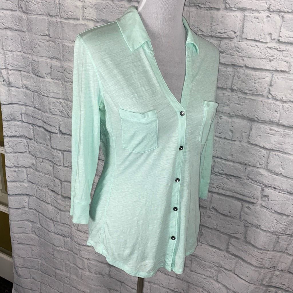 Express Express women M v-cut button down 3/4 sleeve blouse w/collar Size M / US 6-8 / IT 42-44 - 3 Thumbnail