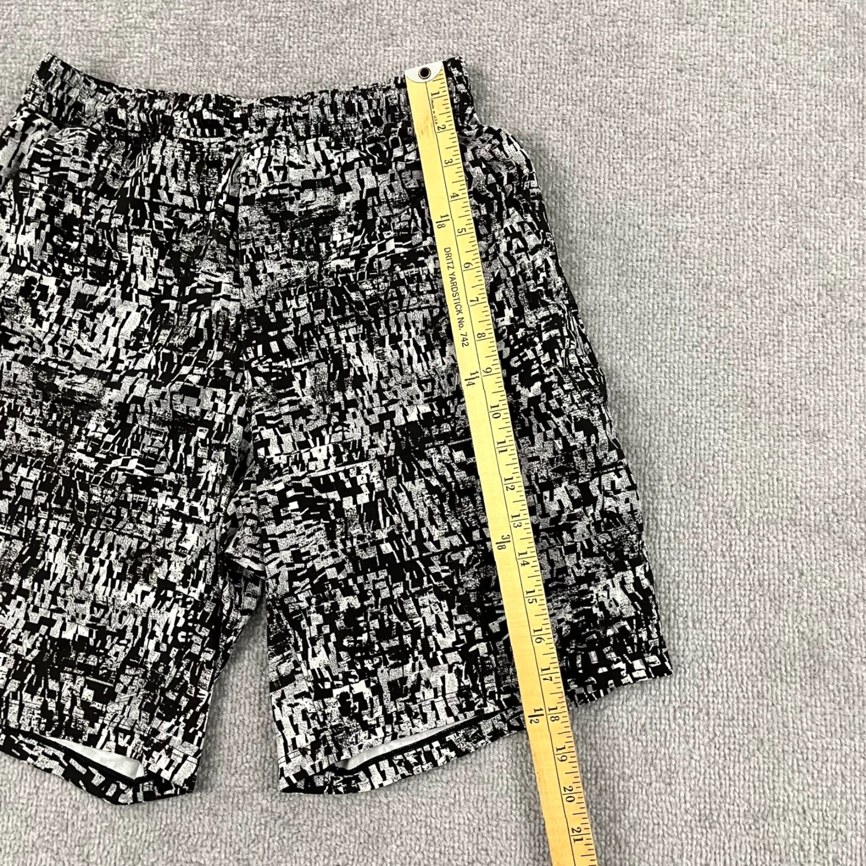 Lululemon Lululemon Pace Breaker Shorts Men Small x 9" Unlined Active Running Training Gym Size US 29 - 2 Thumbnail