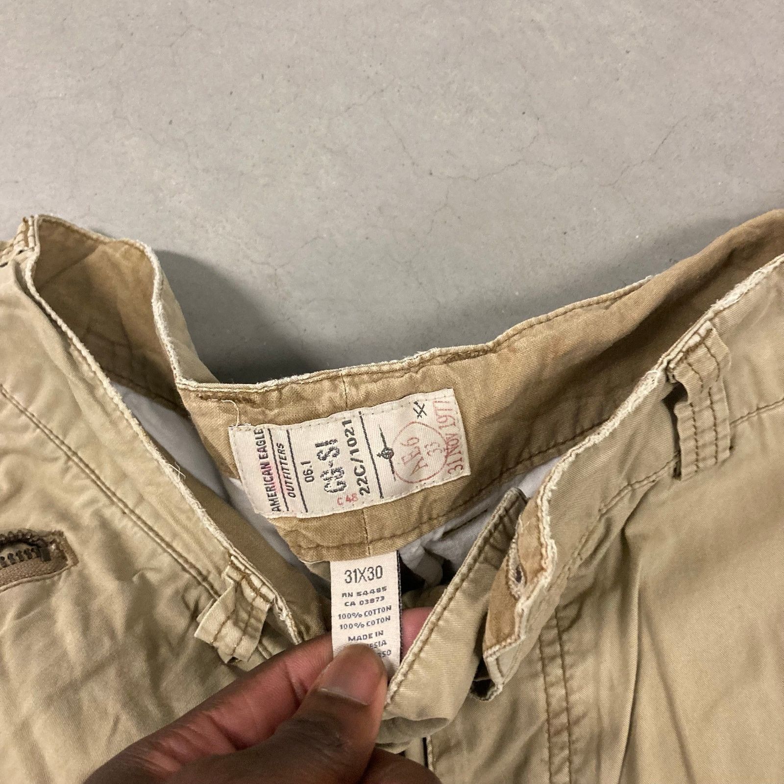 American Eagle Outfitters × Vintage vintage y2k distressed American eagle cargo pants 31x30 Size US 31 - 8 Thumbnail