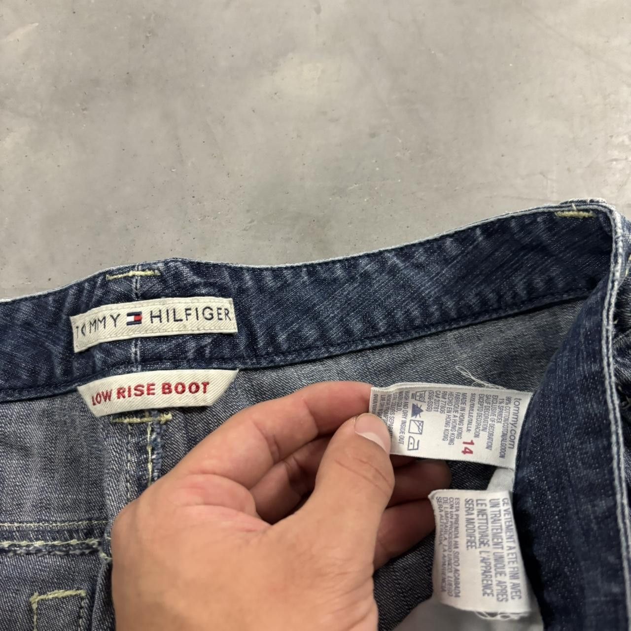 Tommy Hilfiger Crazy Vintage Y2K/2000s Light Wash Tommy Hilfiger Bootcut Denim Jeans! 34x32 Size US 34 / EU 50 - 8 Thumbnail