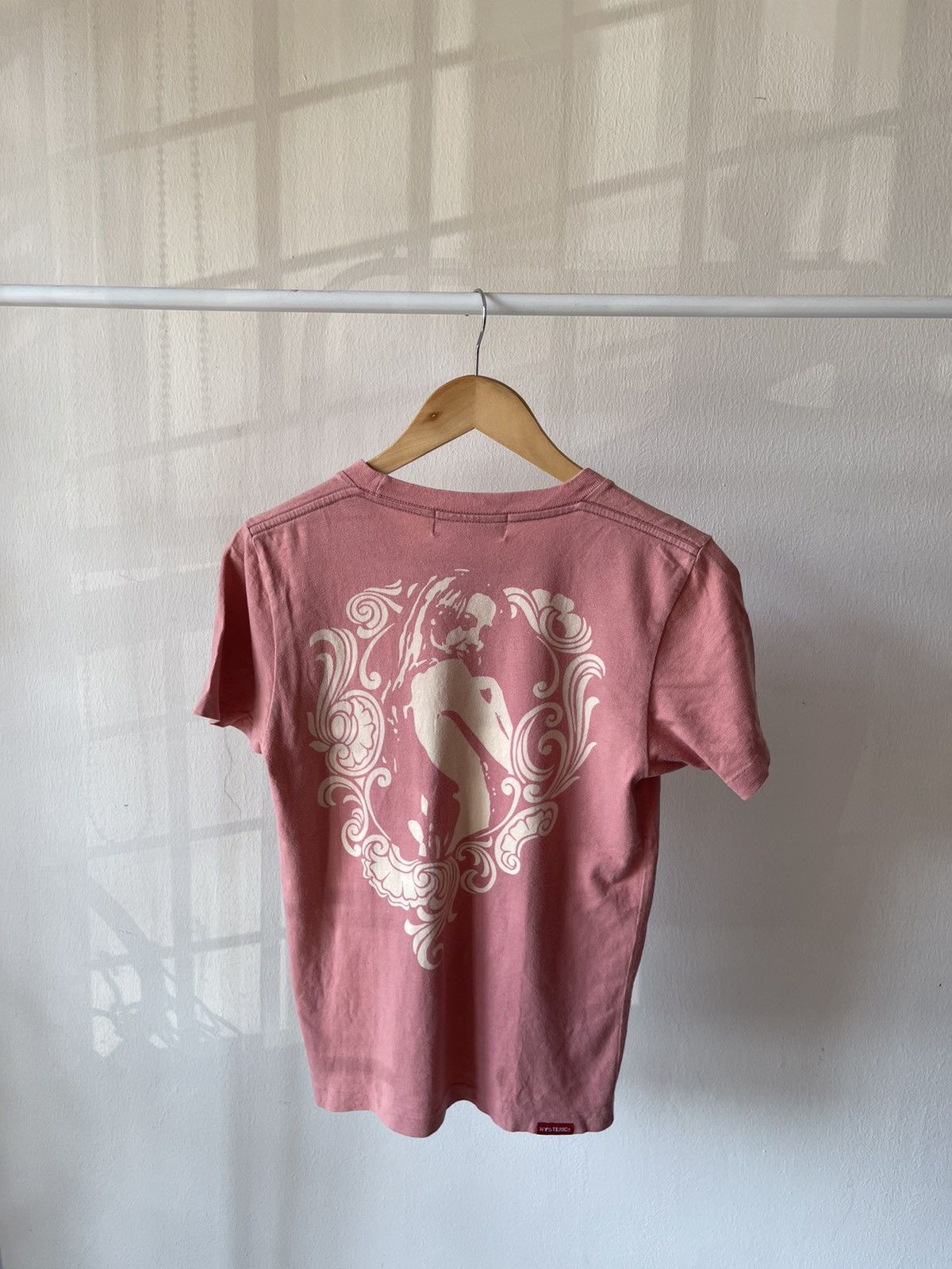 Hysteric Glamour 90s Hysteric Glamour Big Back Print Tee Size US XS / EU 42 / 0 - 1 Thumbnail