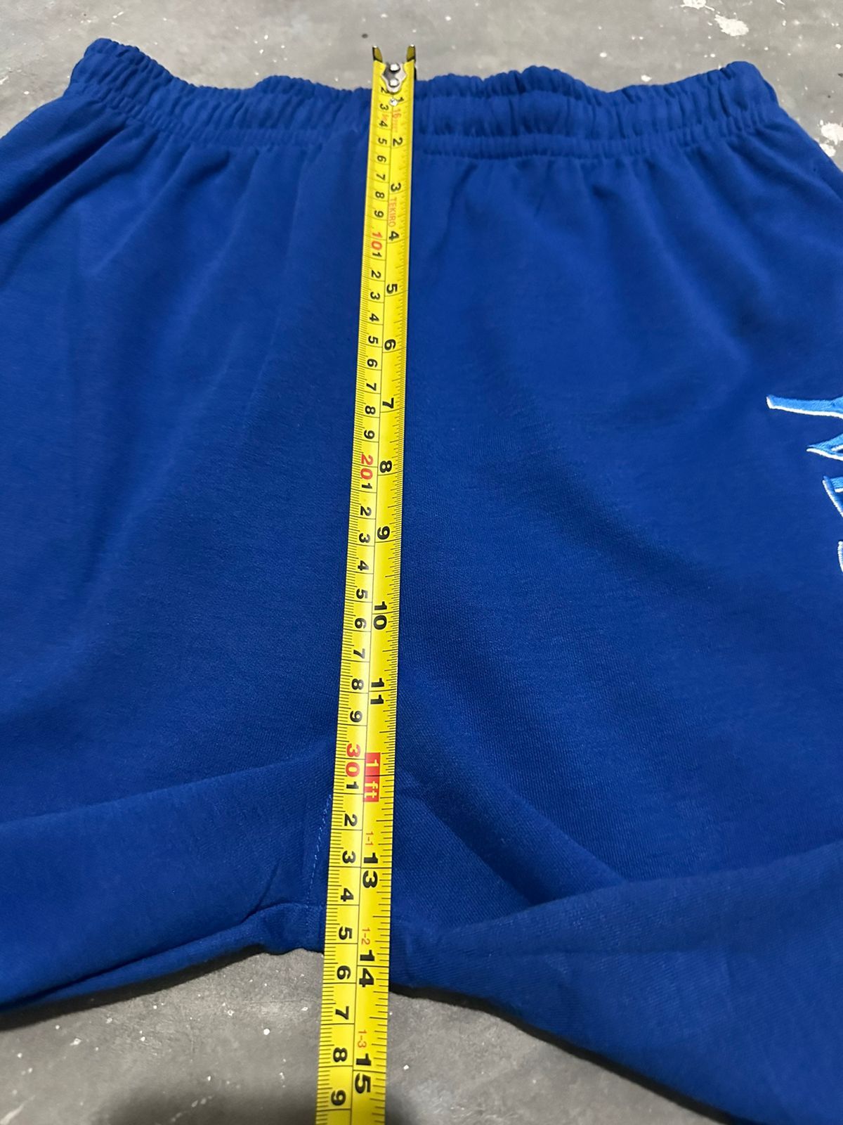 Yves Saint Laurent Yves Saint Laurent Short Sweatpants Size US 29 - 12 Thumbnail