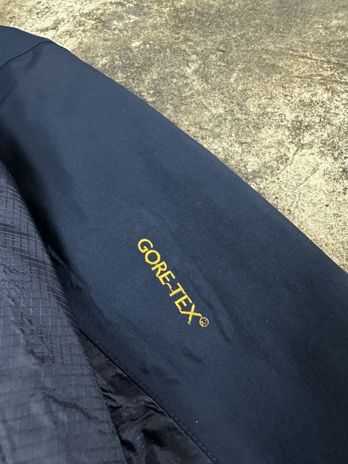 Arc'teryx 90s First Gen Arc'teryx Theta AR Shadow Gore-tex Shell Rare Size US M / EU 48-50 / 2 - 5 Thumbnail
