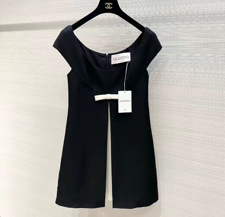 Valentino Valentino Black and white color-blocked dress Size M / US 6-8 / IT 42-44 - 1 Thumbnail