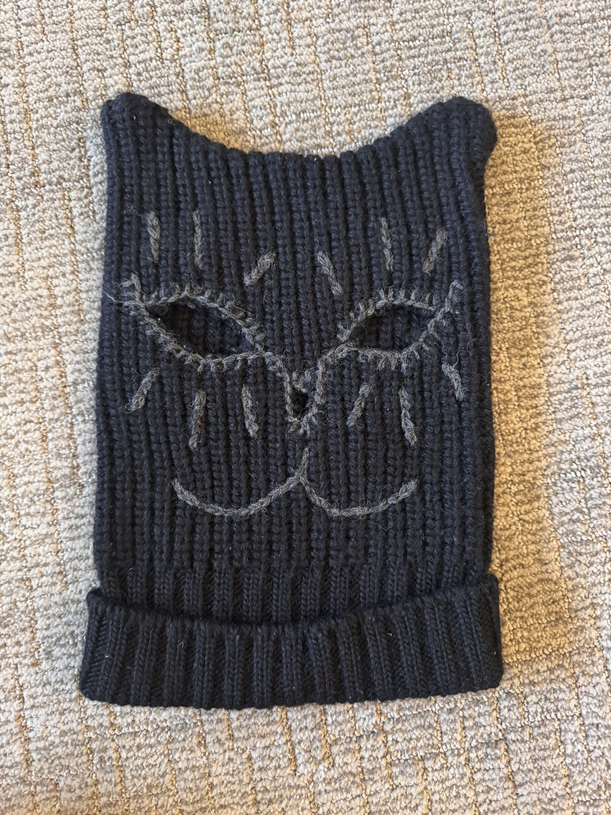 Beauty: Beast cat mask