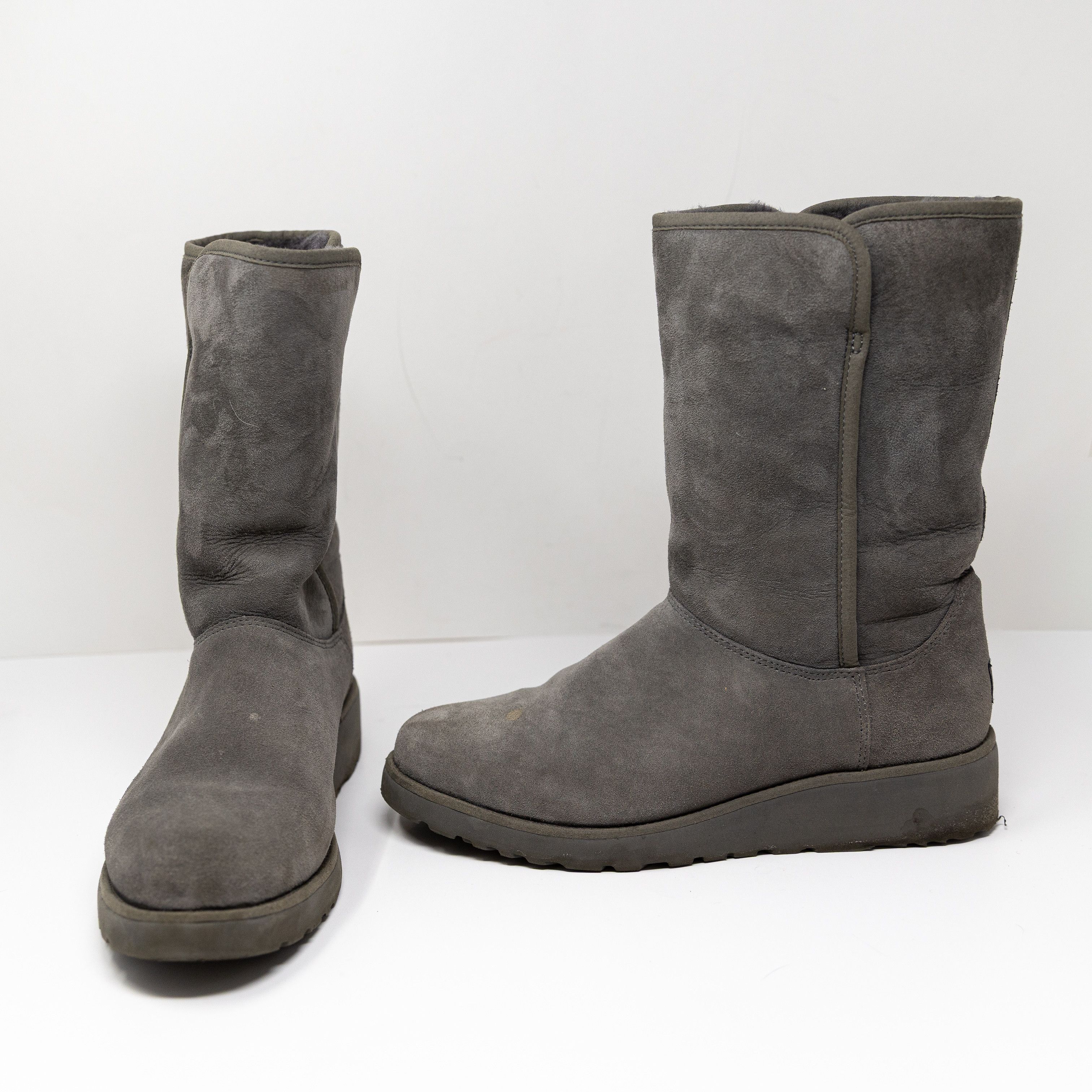 Ugg Ugg Women's Amie Slim Short Wedge Suede Size US 10 / IT 40 - 1 Thumbnail