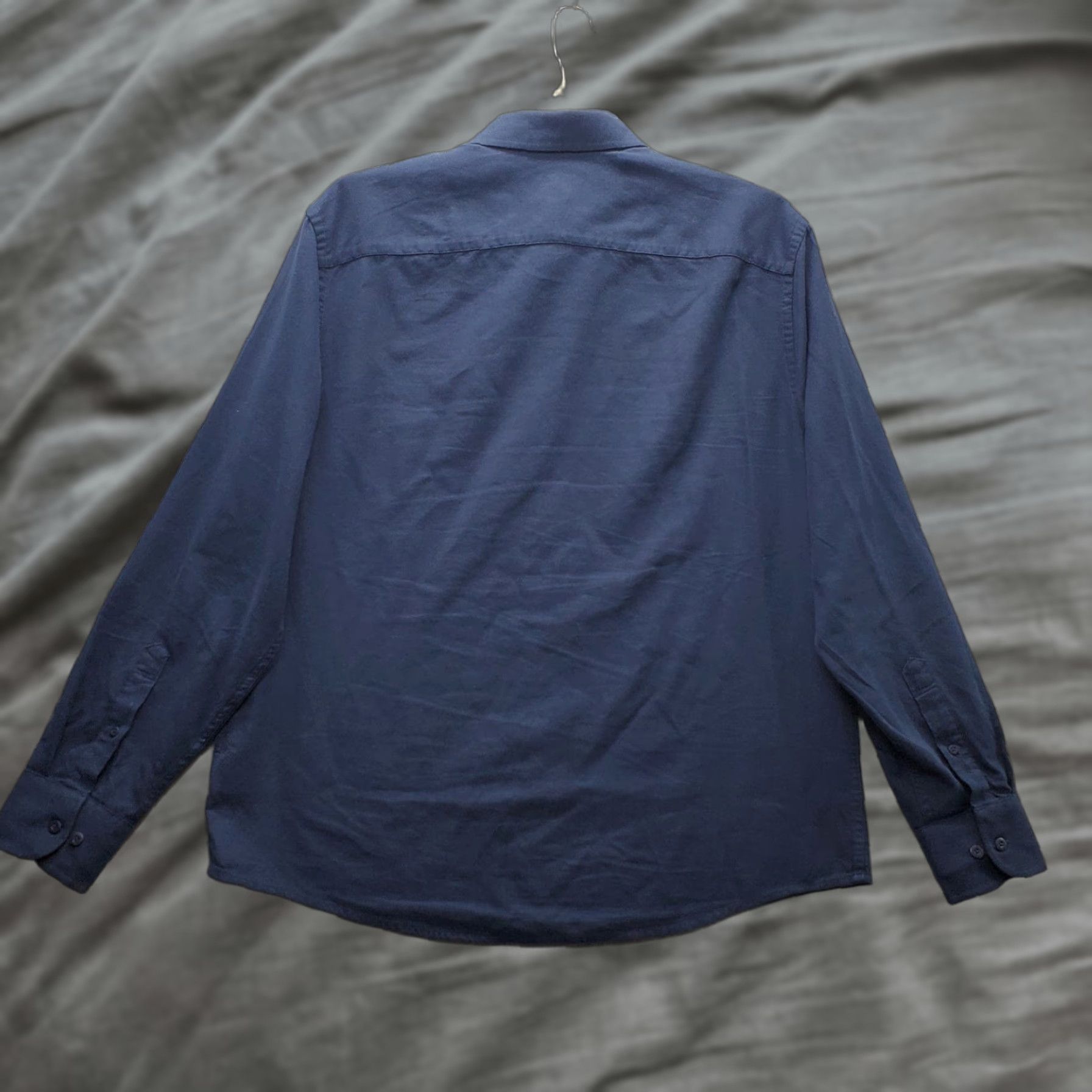 UNTUCKit UNTUCKit Shirt: Mens XL Navy Button-Up Long Sleeve Collared Chest Pocket Plain Solid Regular Fit Size US XL / EU 56 / 4 - 1 Thumbnail