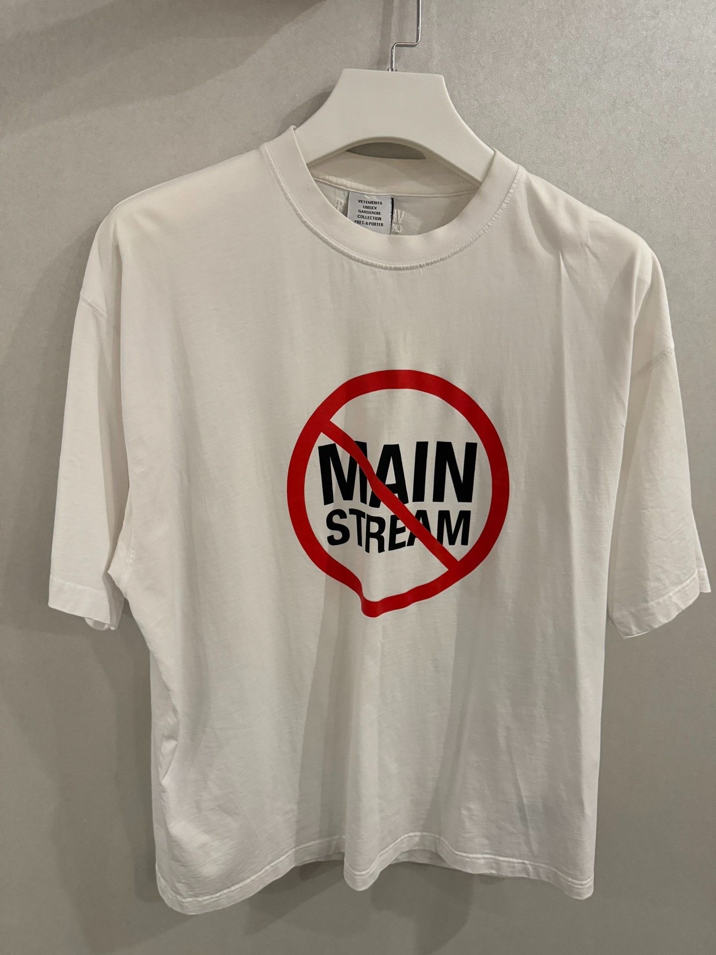 Vetements Vetements Non-mainstream short sleeves 2501-Nextarrow Size US S / EU 44-46 / 1 - 1 Thumbnail