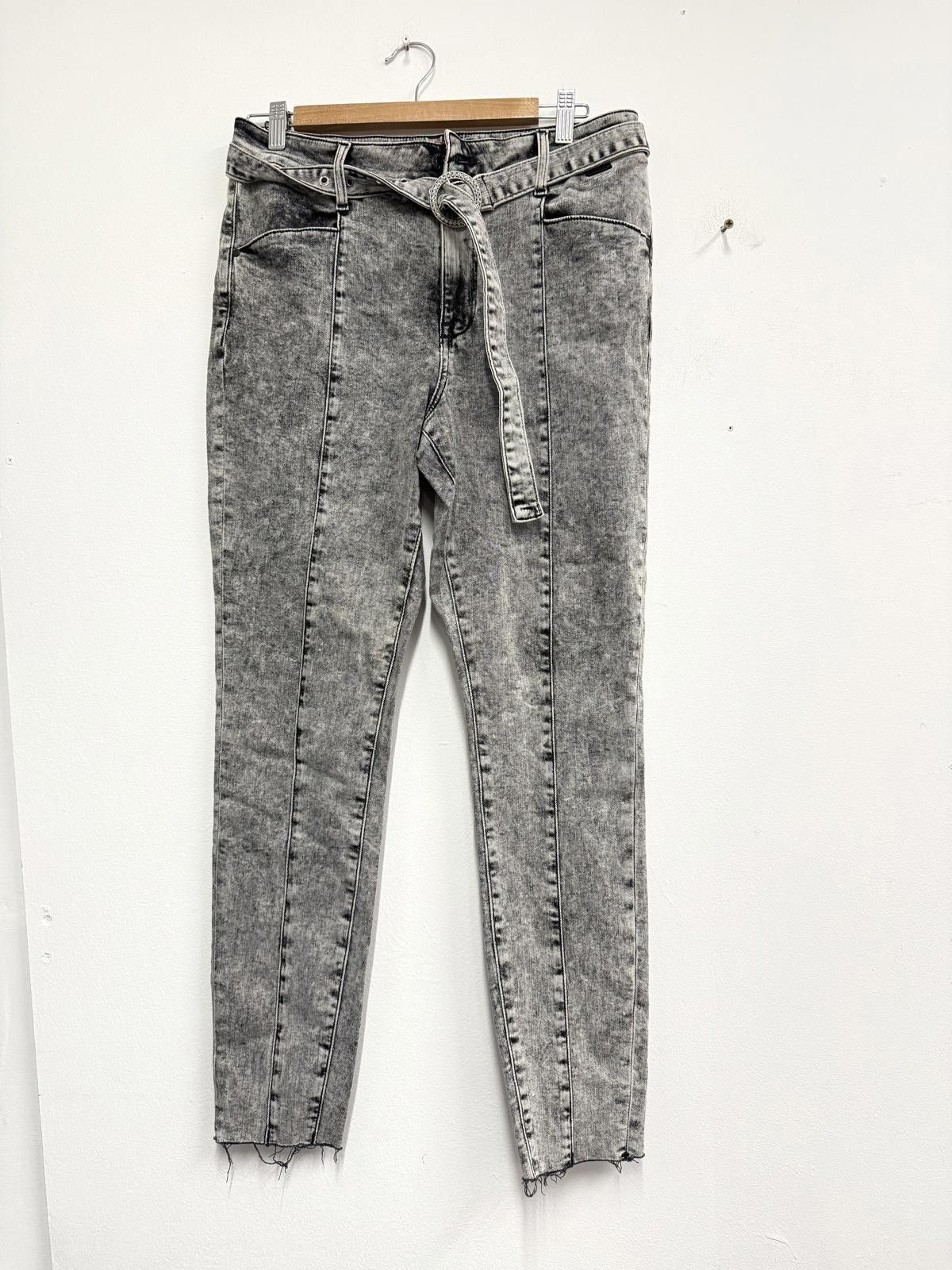 Guess Guess Belted Super High Rise Skinny Jeans in Grey Acid Wash Size 31" - 1 Thumbnail