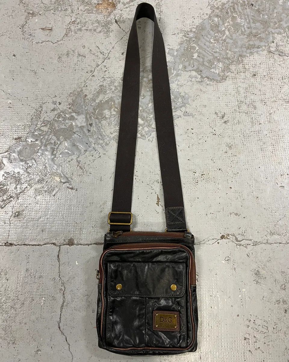 Dolce & Gabbana 2000s Dolce & Gabbana Cargo Black Leather Shoulder Bag Size ONE SIZE - 1 Thumbnail