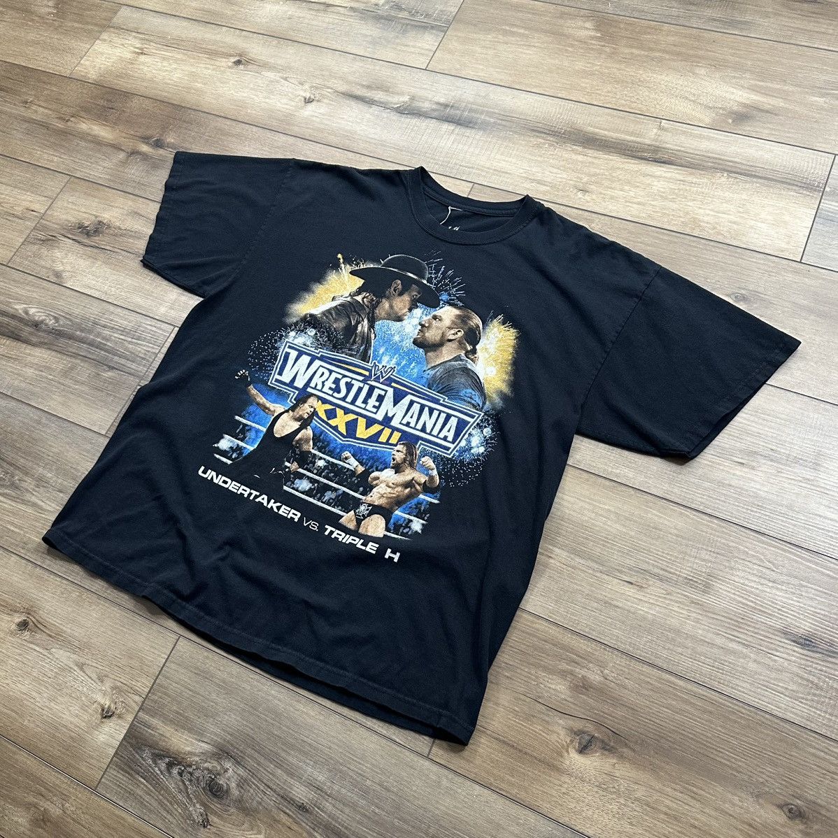 WWE WWE WrestleMania XXVII The Undertaker vs. Triple H Tee Size US XL / EU 56 / 4 - 4 Thumbnail