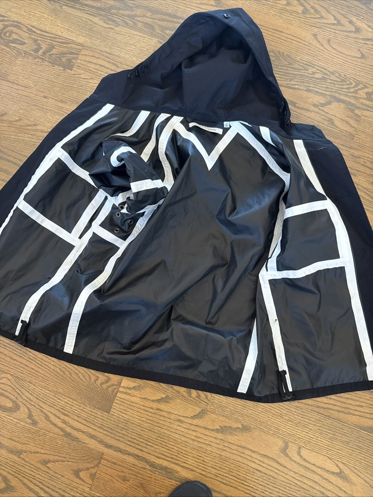 Lemaire × Uniqlo Uniqlo x Lemaire rain jacket (pre uniqlo u) Size US M / EU 48-50 / 2 - 11 Thumbnail