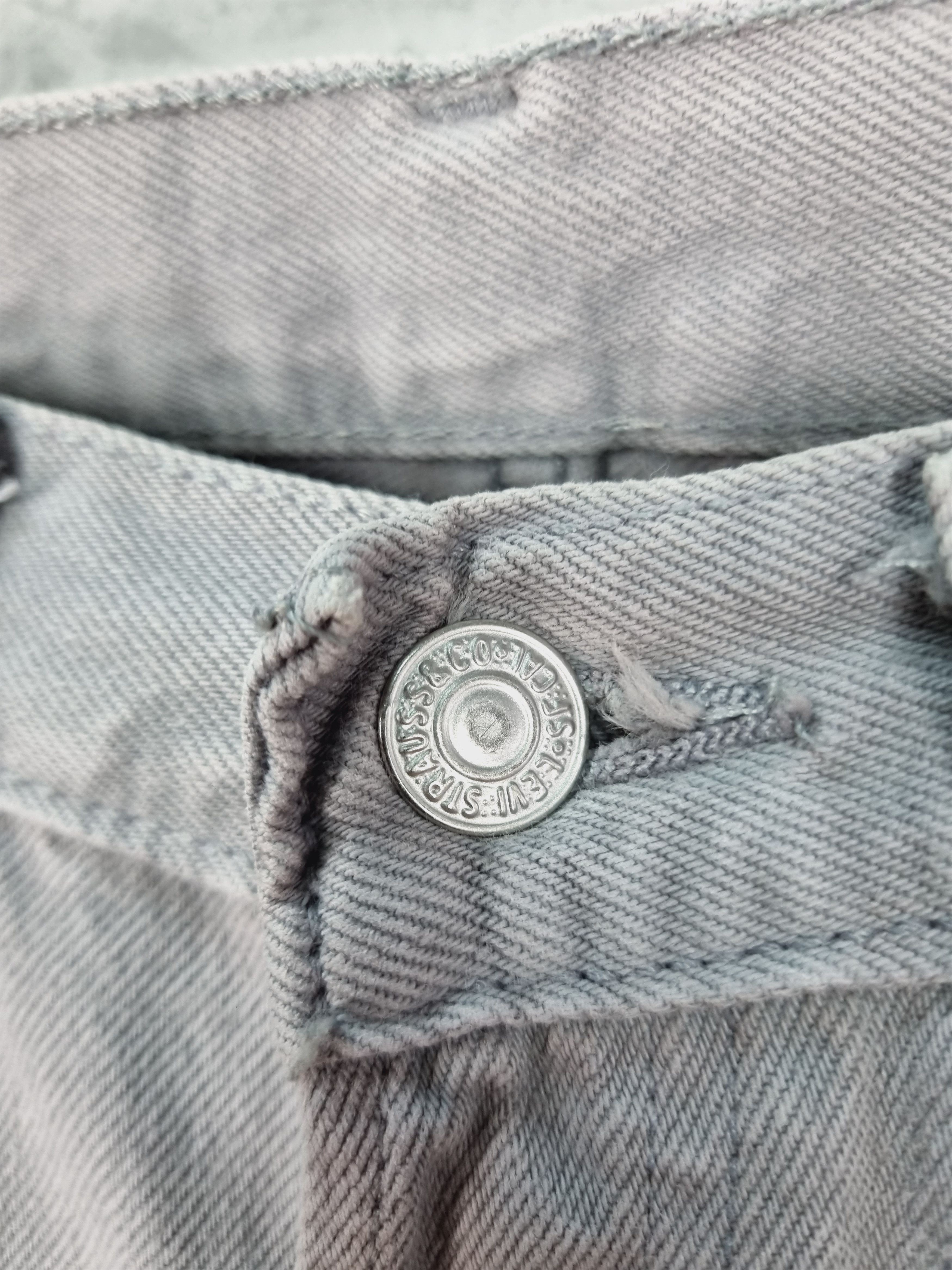 Levi's × Levi's Vintage Clothing 90s Levi's 501 Gray Denim Buttons Flies Jeans Size US 31 - 11 Thumbnail