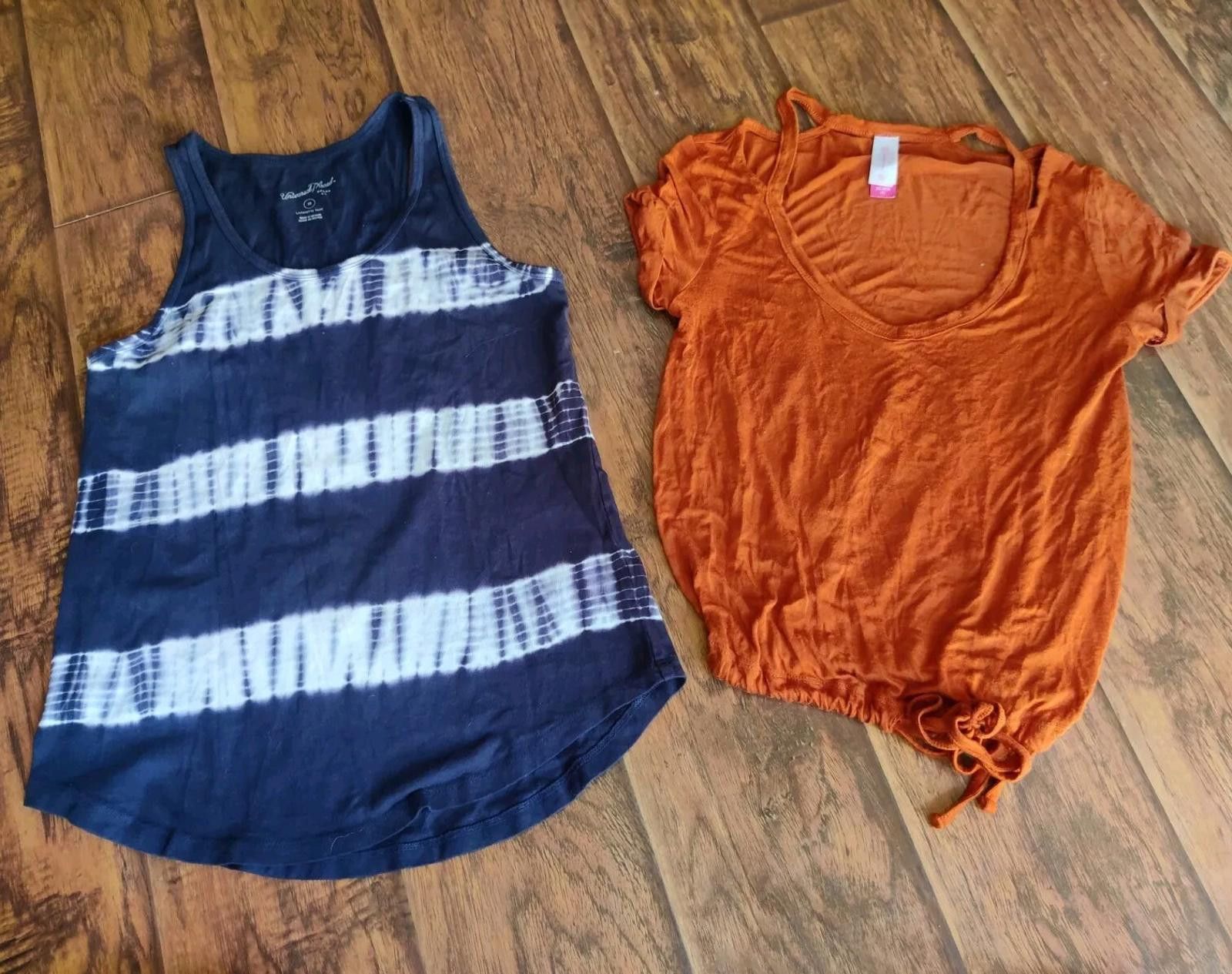 Other Lot Of 2 Shirts Tops Womens Size XS Universal Threads & No B Size XS / US 0-2 / IT 36-38 - 1 Thumbnail