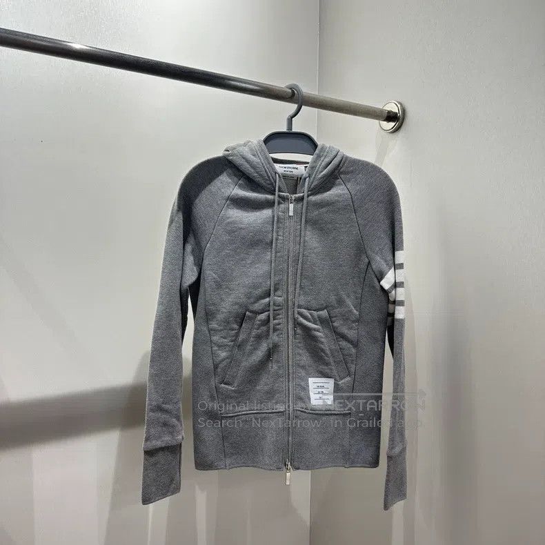 Thom Browne Thom Browne Classic Four-Stripe Hooded Zip-Up Jacket Size US XS / EU 42 / 0 - 1 Thumbnail