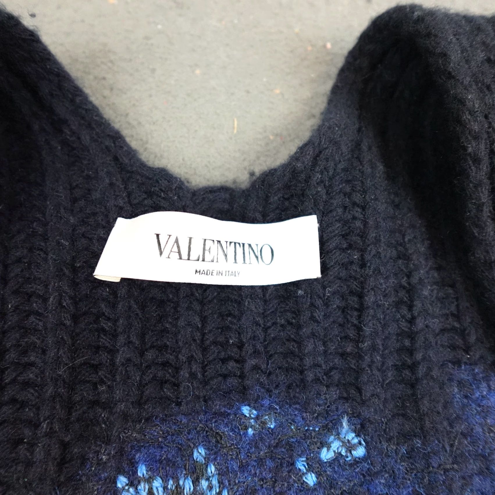 Valentino VINTAGE Valentino Poncho Sweater Womens Small Black Floral Knit Open Made In Italy Size S / US 4 / IT 40 - 4 Thumbnail