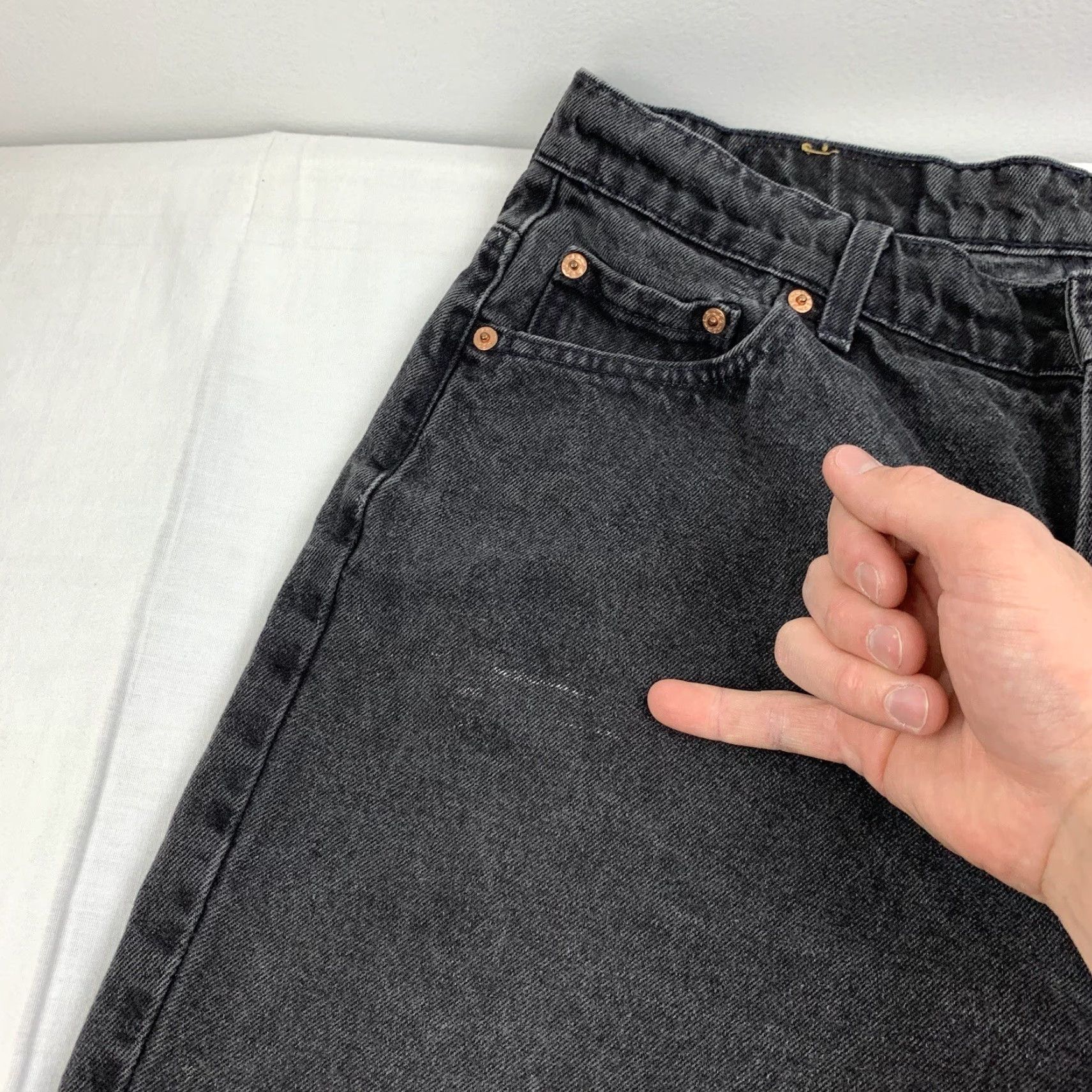 Levi's VINTAGE Levi's 521 Jeans Womens 18 Short Black High Waist Tapered Leg 90s USA Classic American Jeans Womens Size 40" / US 18 - 4 Thumbnail