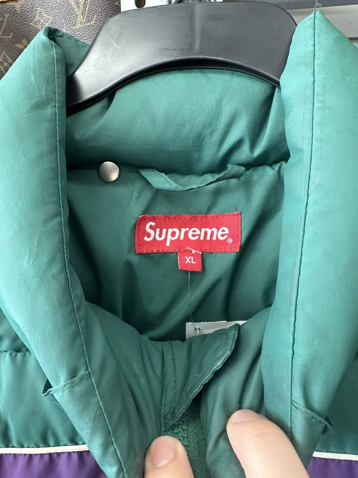 Supreme Supreme Stripe Panel Down Jacket GREEN PURPLE XL Size US XL / EU 56 / 4 - 3 Thumbnail