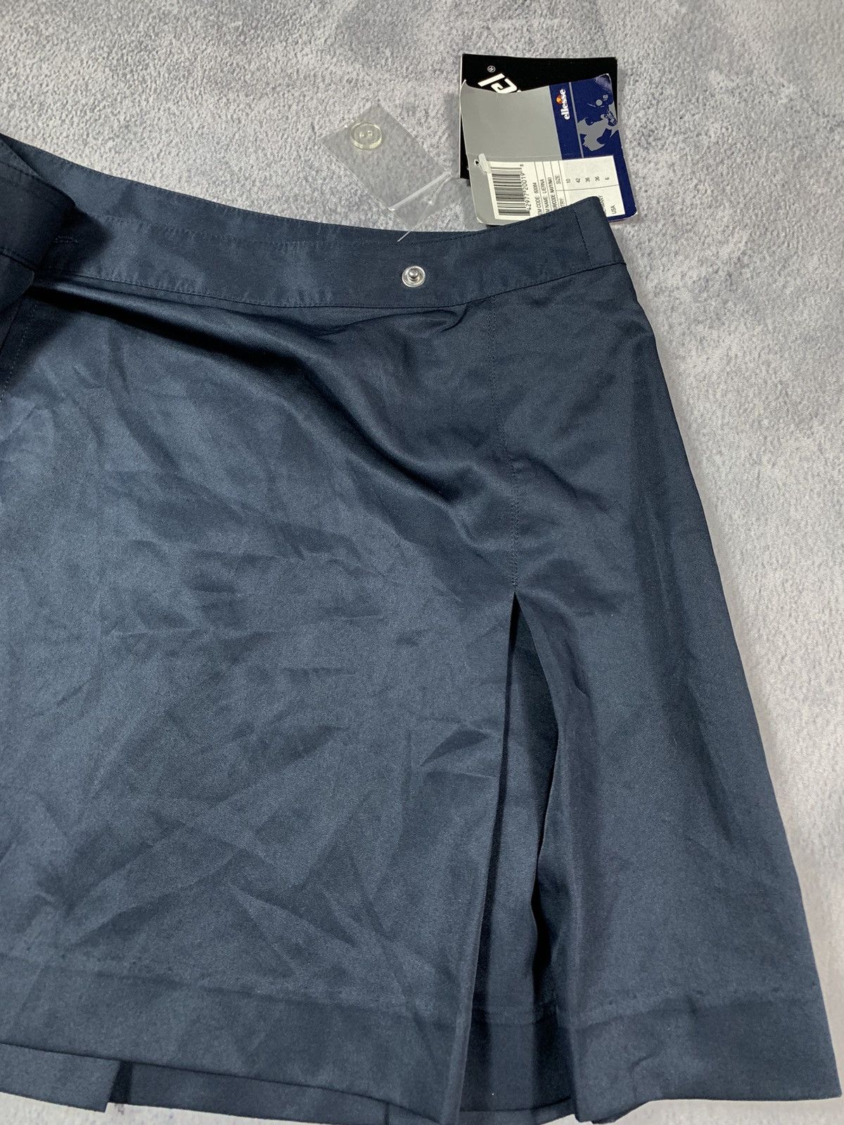 Ellesse Vintage Y2K Ellesse golf mini skirt streetwear size 28 Size 28" / US 6 / IT 42 - 5 Thumbnail