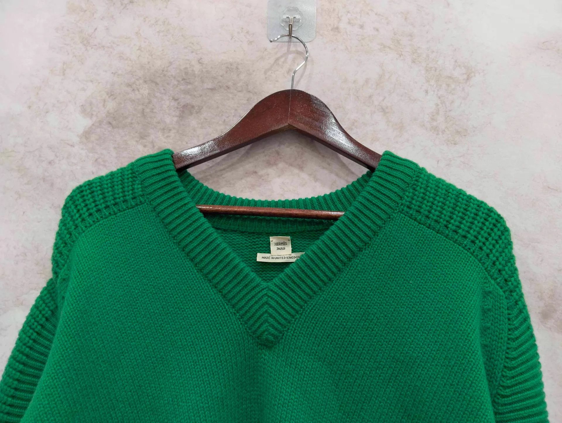 Hermes Hermes Green V-neck cashmere pullover 36 Size XS / US 0-2 / IT 36-38 - 6 Thumbnail