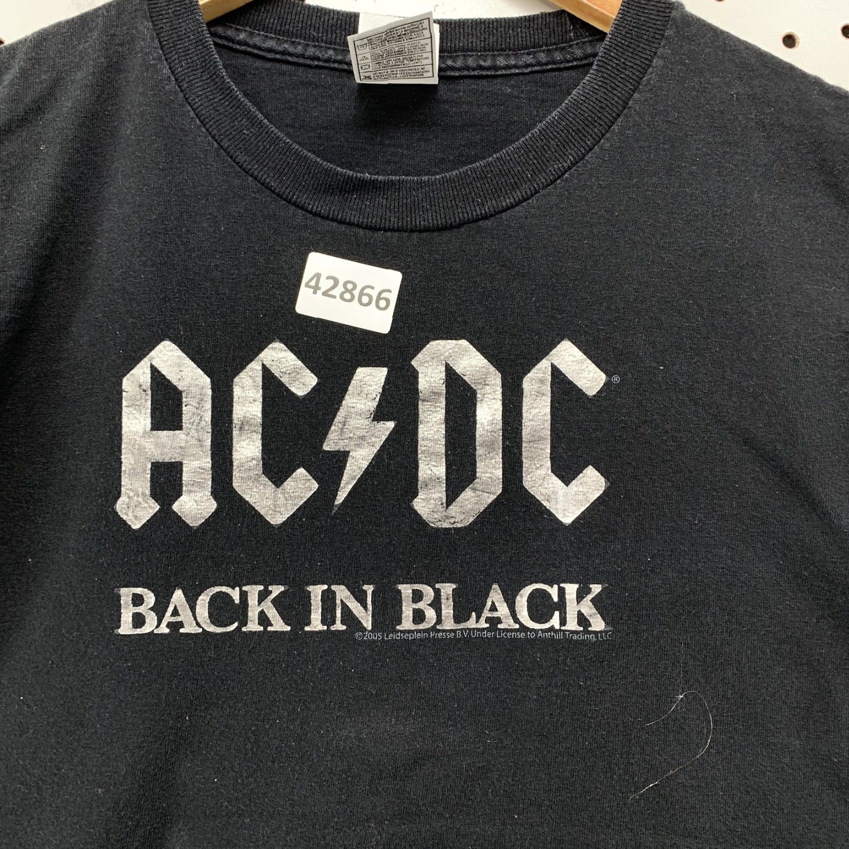 Vintage VINTAGE ACDC Back In Black Shirt Men XL Black Alstyle Music Tee Size US XL / EU 56 / 4 - 7 Thumbnail