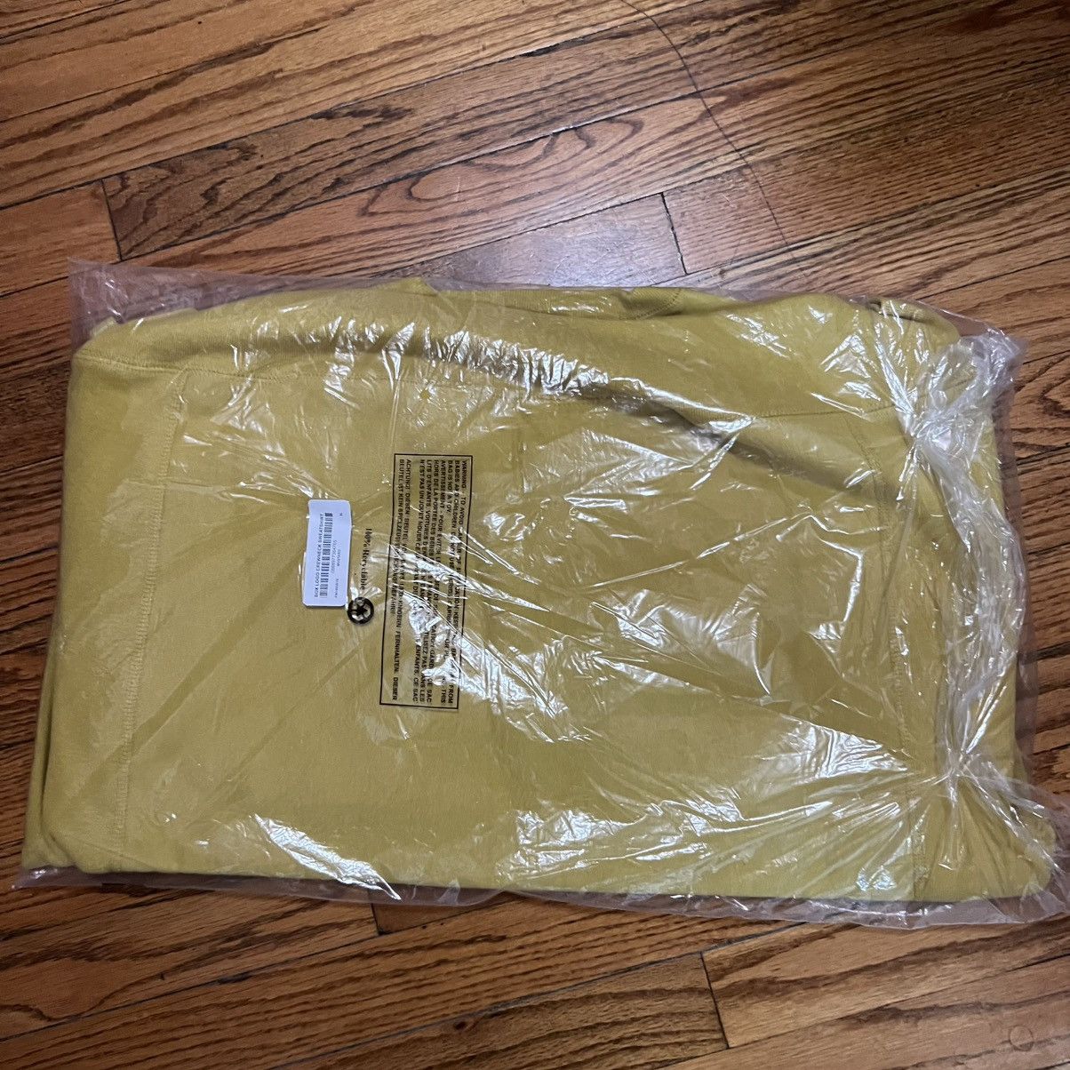 Supreme Supreme Box Logo Crewneck FW18 Mustard Size: XL Size US XL / EU 56 / 4 - 5 Thumbnail