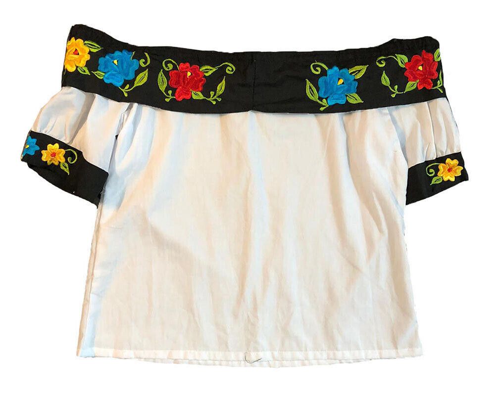 Designer Used White Hand Made Embroidered Flower Blouse M Size M / US 6-8 / IT 42-44 - 2 Thumbnail