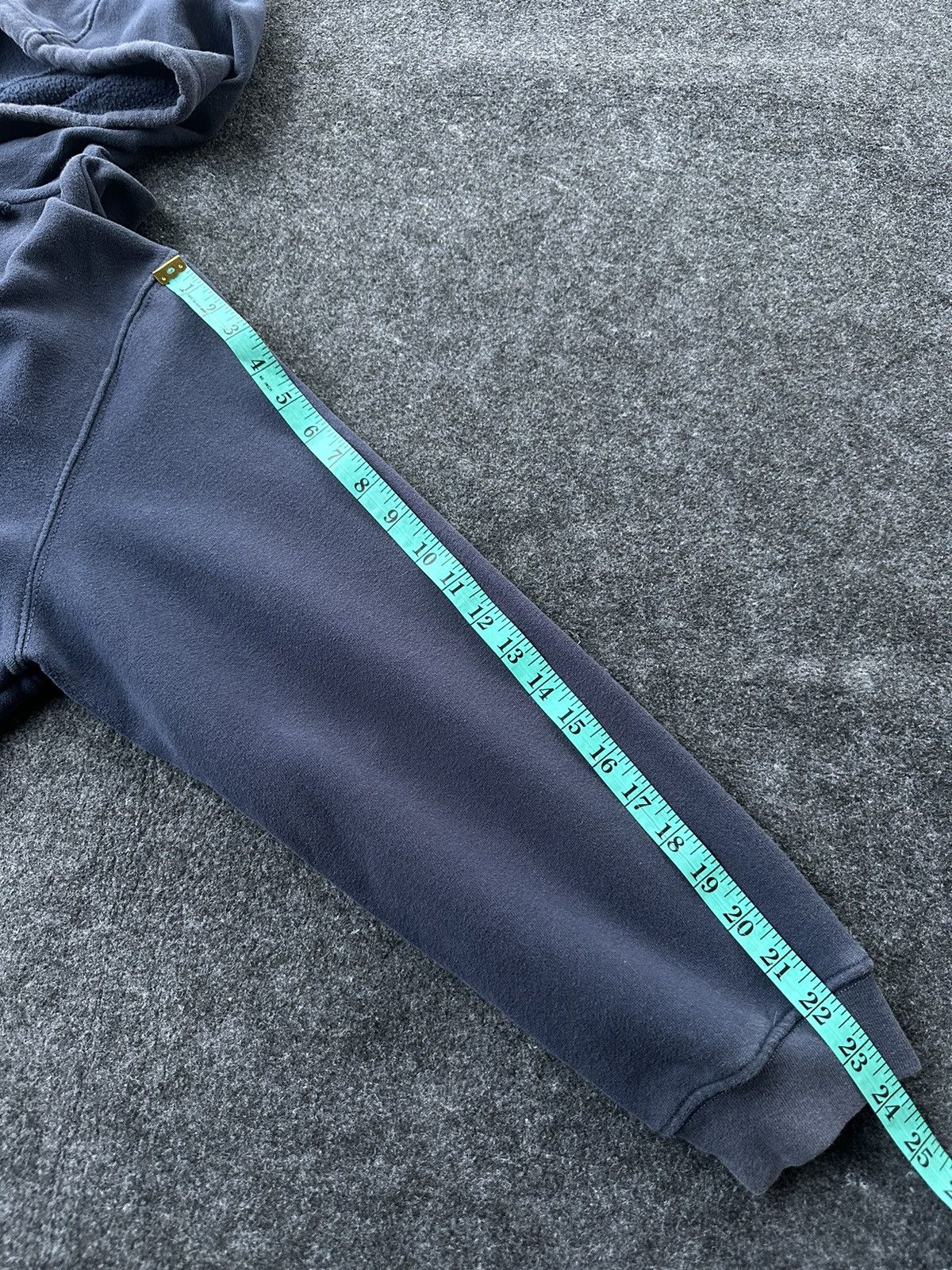 Reebok × Vintage Vintage Y2K Reebok Center Logo Sunfaded Hoodie A429 Size US XL / EU 56 / 4 - 7 Thumbnail