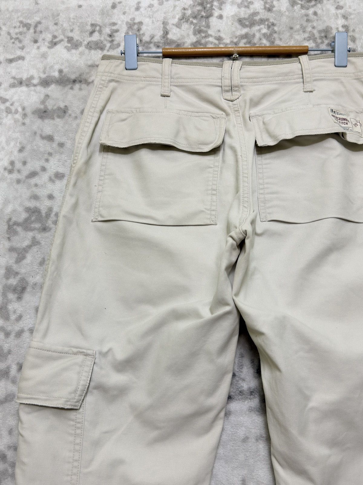 Abercrombie & Fitch Abercrombie & Fitch Flare Cargo Zipper Ankle Multipocket Size US 29 - 10 Thumbnail