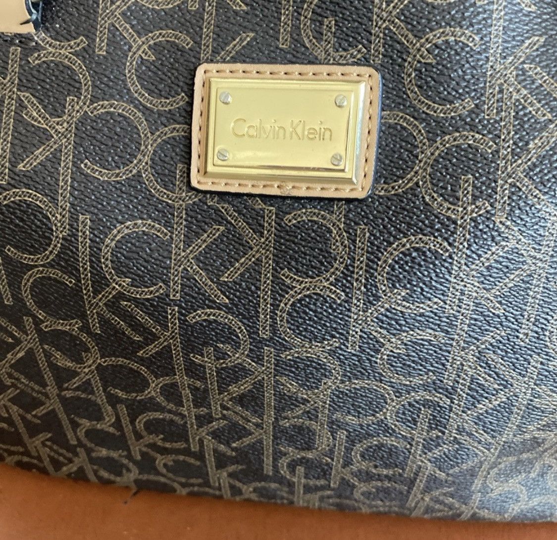 Calvin Klein CALVIN KLEIN LEATHER CK LOGO SATCHEL PURSE HANDBAG Size ONE SIZE - 4 Thumbnail