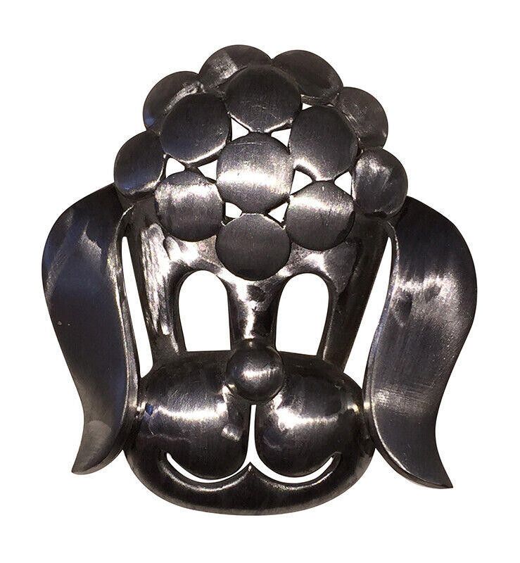 Pierre Cardin Pierre Cardin Runway Pewter Poodle Head Pin Size ONE SIZE - 1 Thumbnail