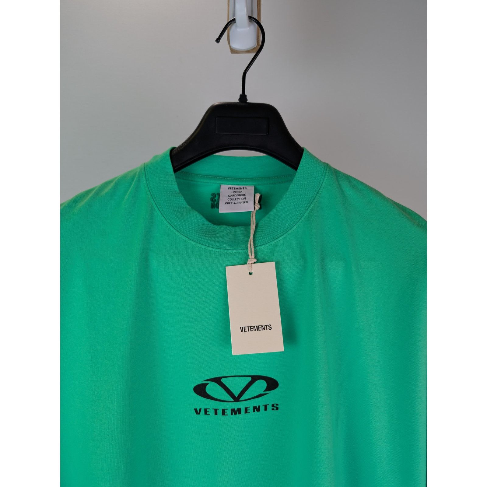 Vetements o1rshd1 Oval Logo Cropped Boxy T-Shirt in Green Size US L / EU 52-54 / 3 - 7 Thumbnail