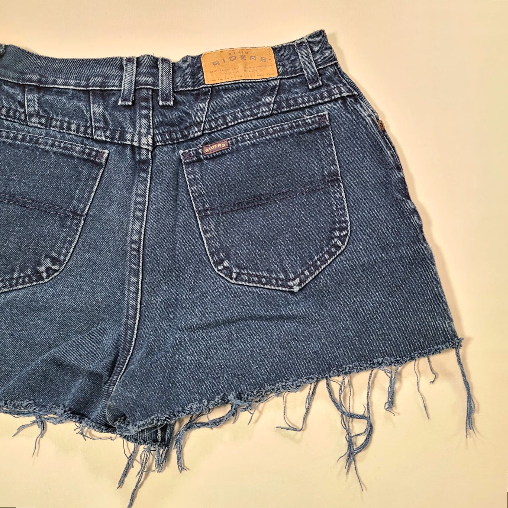 Vintage Riders Denim Shorts Womens 6 Blue Cut-Off High Rise Pocket Zipper Closure Dark Wash Denim (5-Pocket) Casual Size 27" / US 4 / IT 40 - 6 Thumbnail