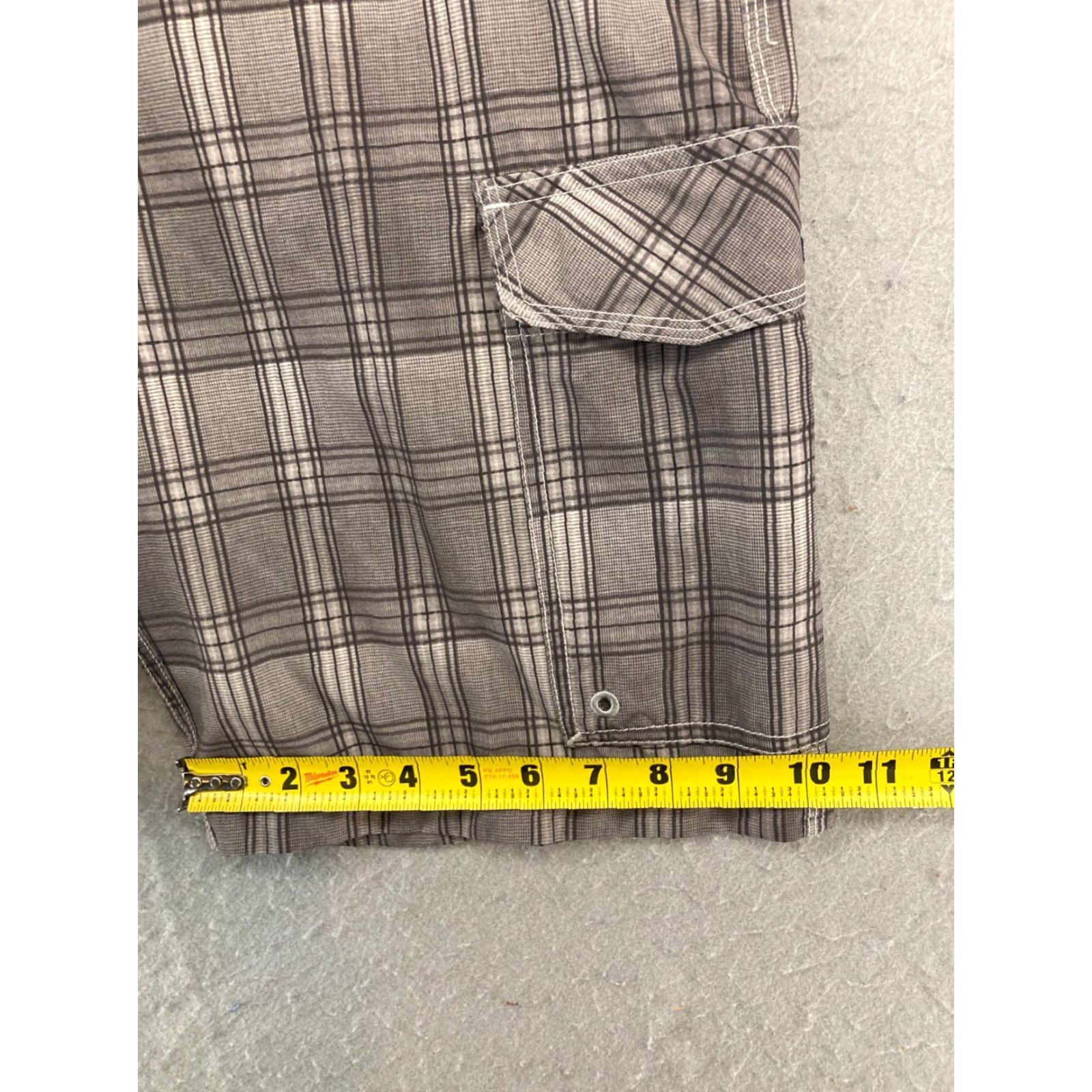 Quiksilver Quiksilver Amphibians Mens Shorts 31 Grey Plaid Swim Cargo Shirt/Bottom Mens Regular Gray Beach Classic Pockets, Quick Dry, Stretch Size US 31 - 5 Thumbnail