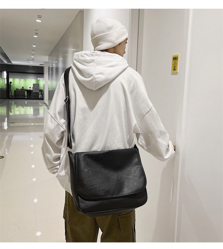 Japanese Brand Fashion 90s pu leather crossbody messenger bag vintage Size ONE SIZE - 2 Thumbnail